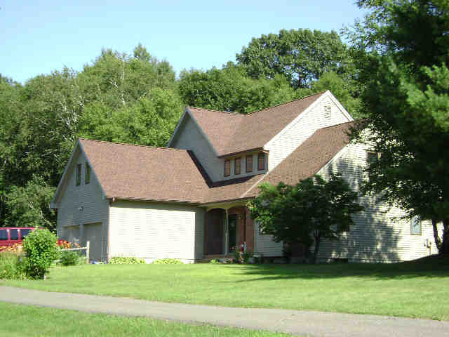 Building photograph for 92 WHITE BIRCH LN